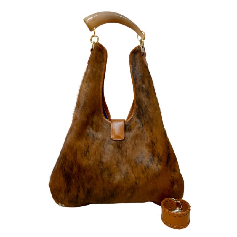 Bolso artesanal pelo de vaca marrón y cuerno