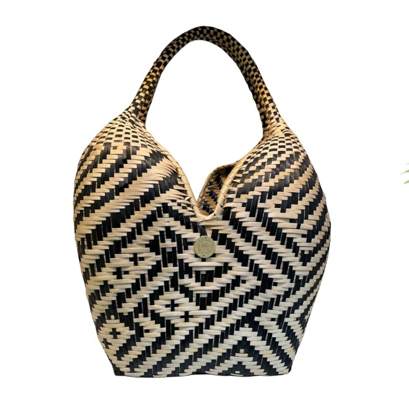 Bolso cuatro tetas artesanal grande blanco y negro Palma cesta