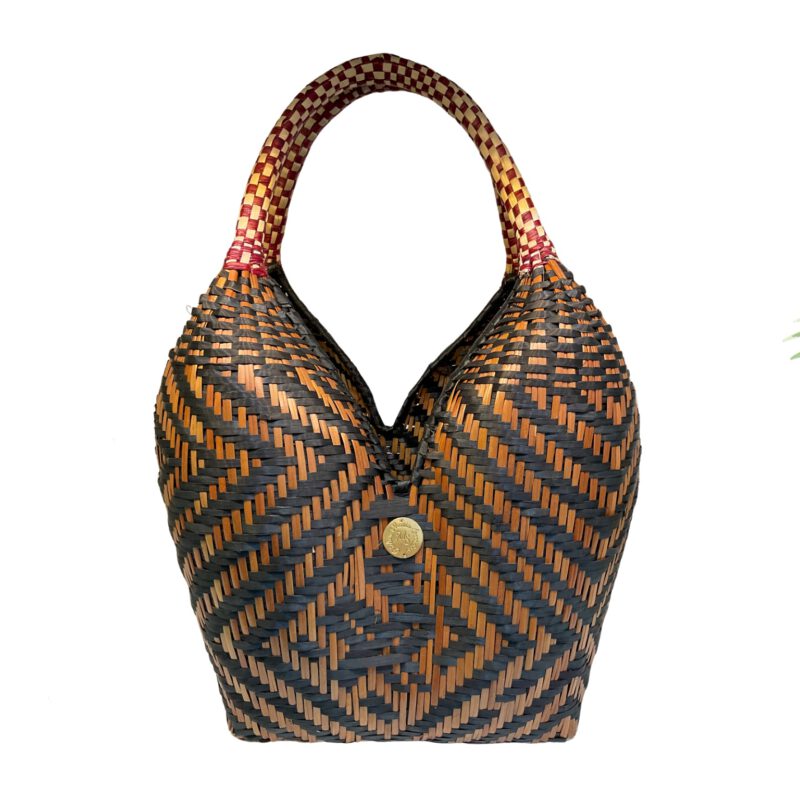 Bolso cuatro tetas artesanal grande marrón y vinos Palma cesta