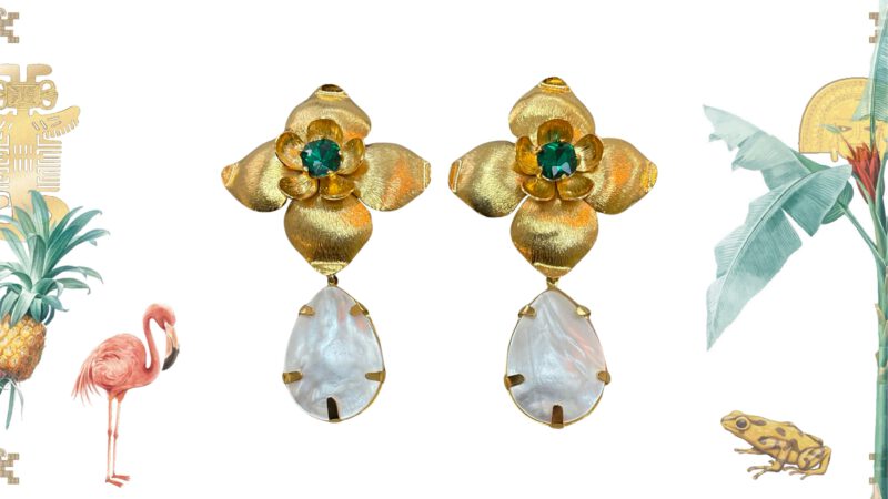 Pendientes artesanales con cristal verde y nácar