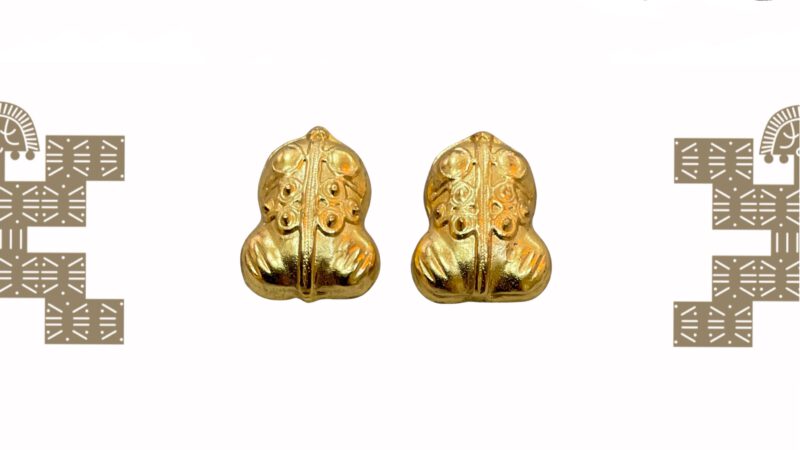 Pendientes artesanales ranas grabadas 2