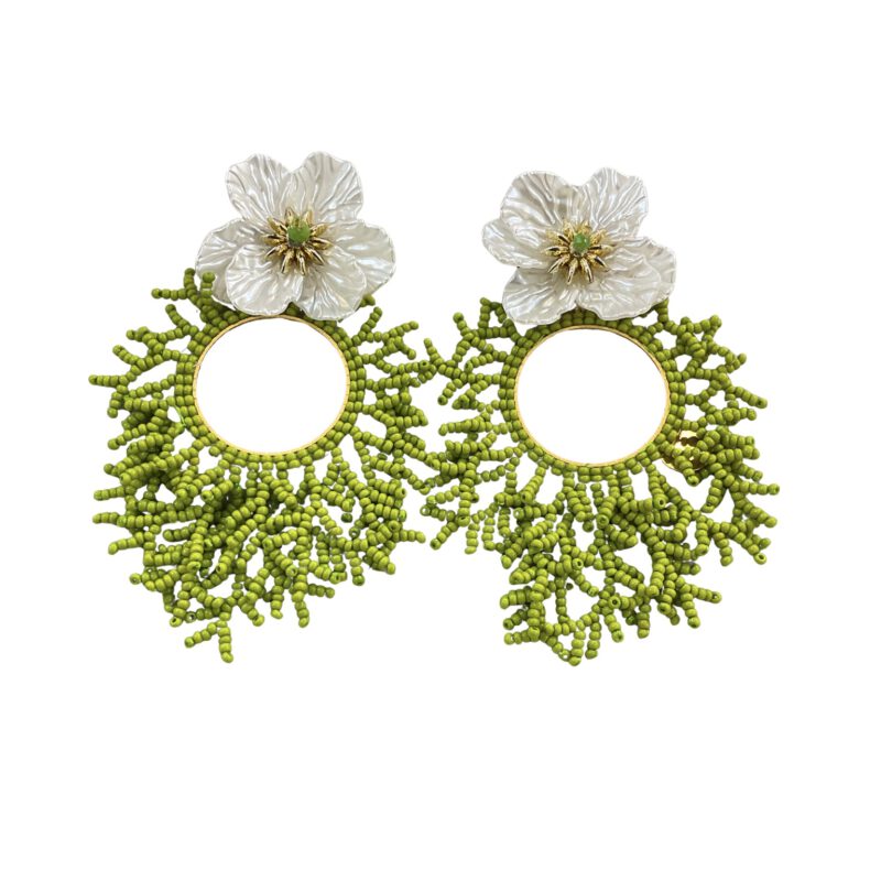 Pendientes hechos a mano verde